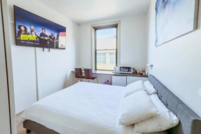 City Studio with Netflix Premium 4K and Memory foam bed